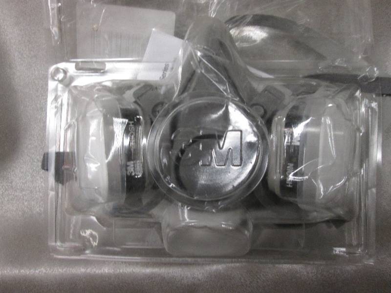 lot 204 image: 3M Large Paint Project Respirator S...