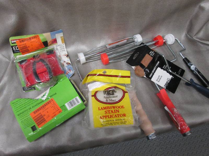 lot 262 image: Assorted paint rollers, stain appli...