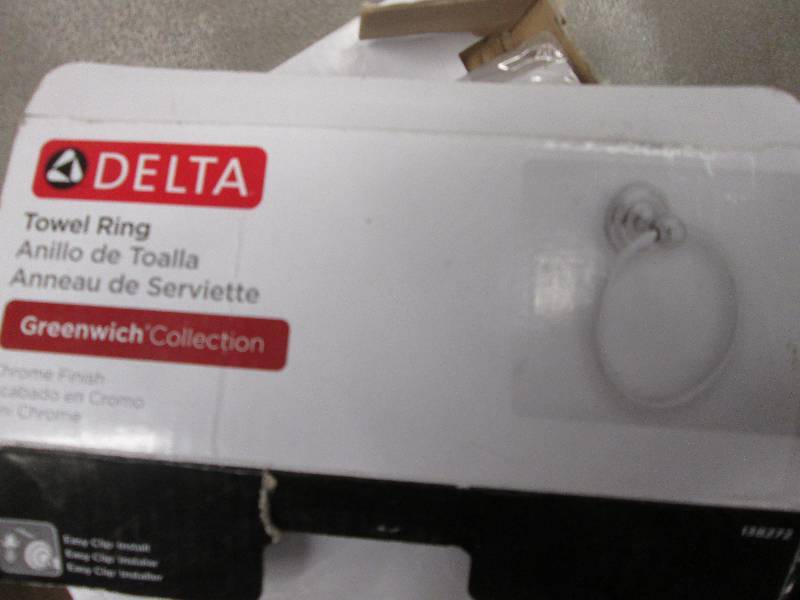 lot 320 image: Delta Greenwich Towel Ring in Polis...
