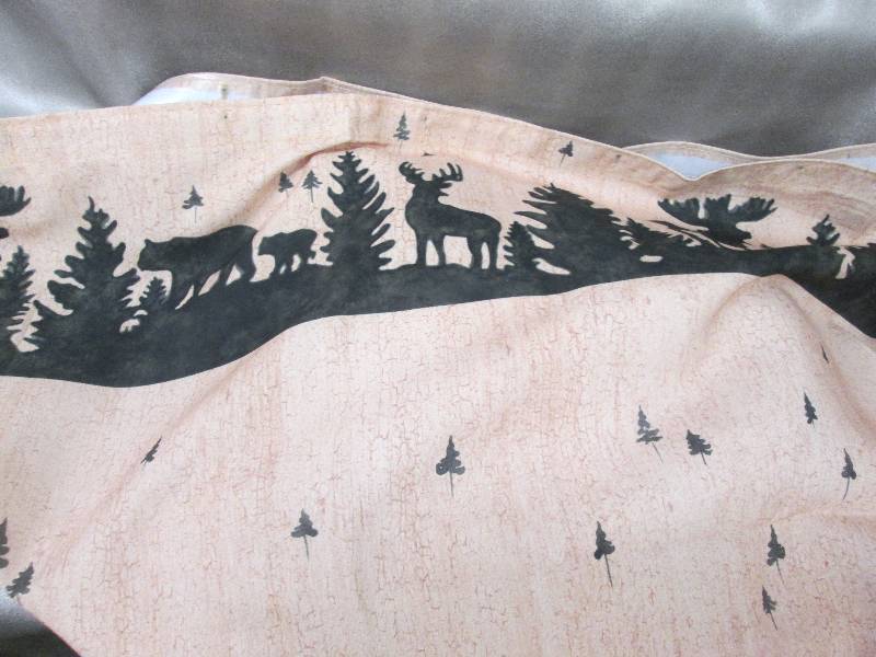 lot 333 image: Wildlife themed shower curtain...