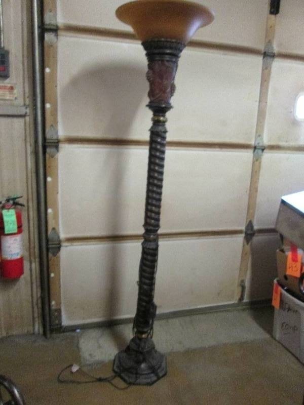 lot 347 image: 6 ft Floor lamp...