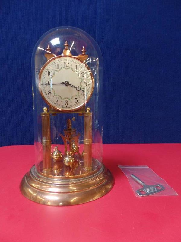 lot 502 image: 400 Day Clock
