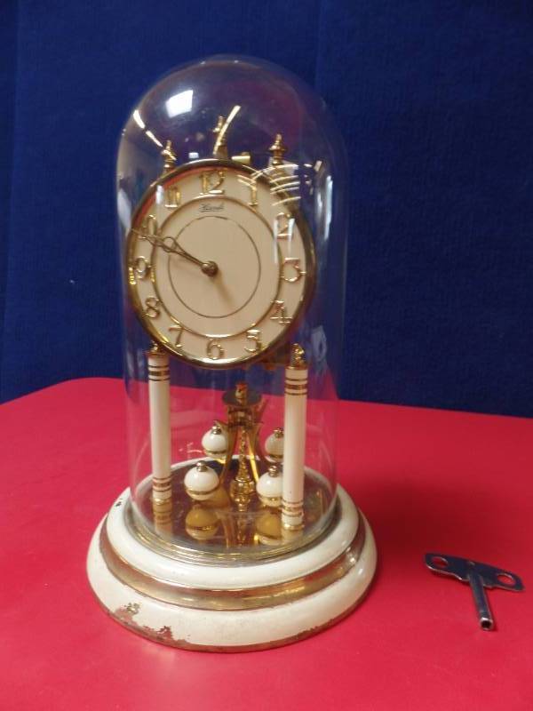 lot 506 image: 400 Day Clock