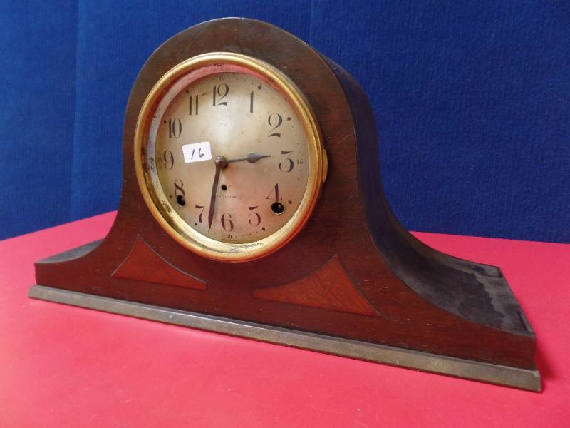 lot 517 image: Mantle Clock