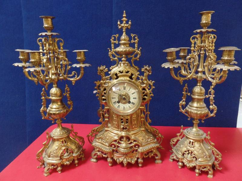 lot 521 image: French Garniture Clock Set