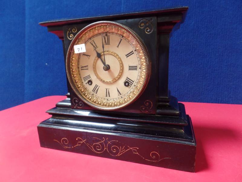 lot 522 image: Mantle Clock