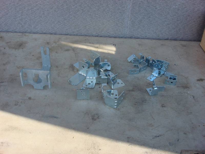 lot 79 image: Miscellaneous Metal Brackets