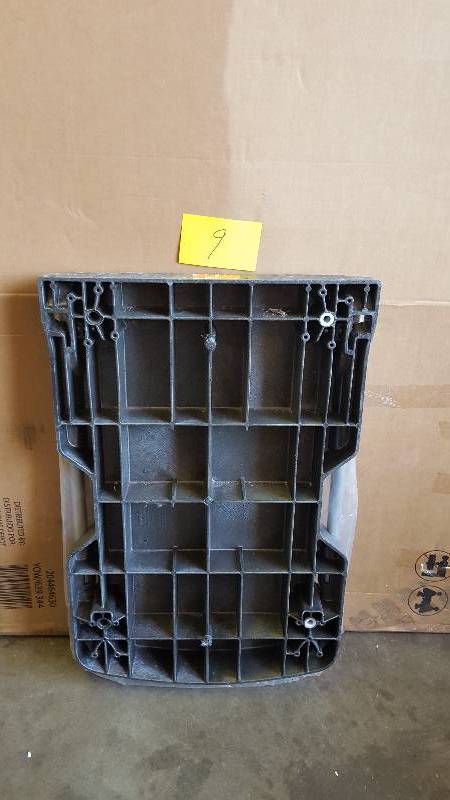 Rubbermaid Commercial Products 500 lb. Capacity Triple Trolley Hand Truck-FG4401-20BLA  missing wheels New