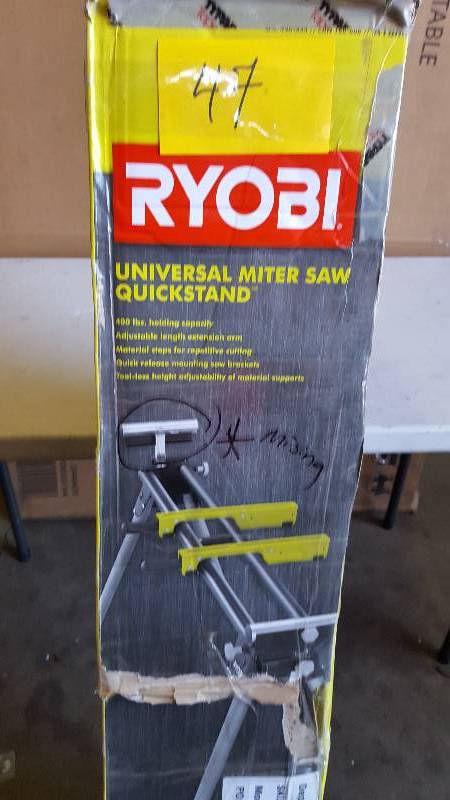 Ryobi Miter Saw Stand Green Missing one pad