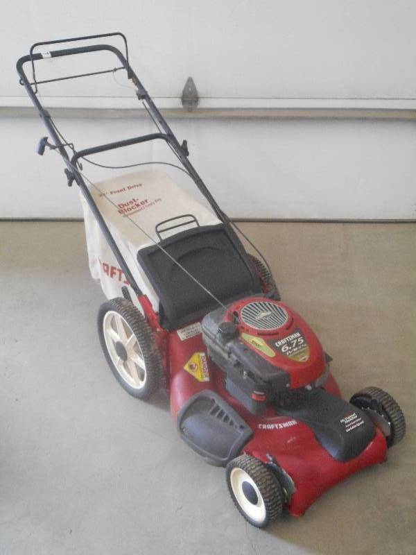 lot 7 image: Craftsman 6.75HP Self-Propelled 21...