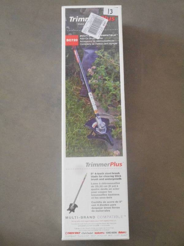 lot 13 image: Trimmer Plus BC720 8 4-Tooth Brush...