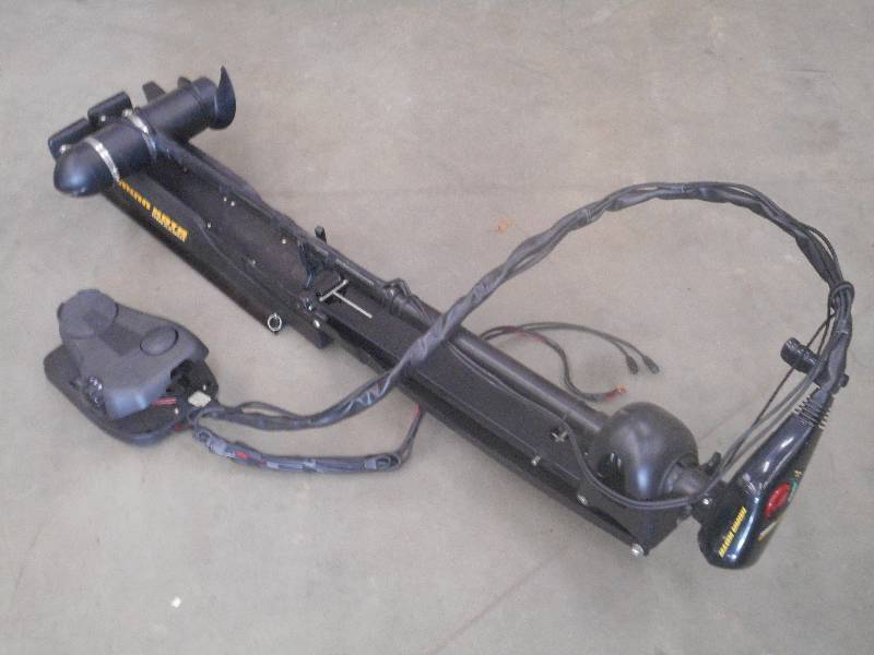 lot 20 image: MinnKota Maxxum 24Volt Bow-Mount Tr...
