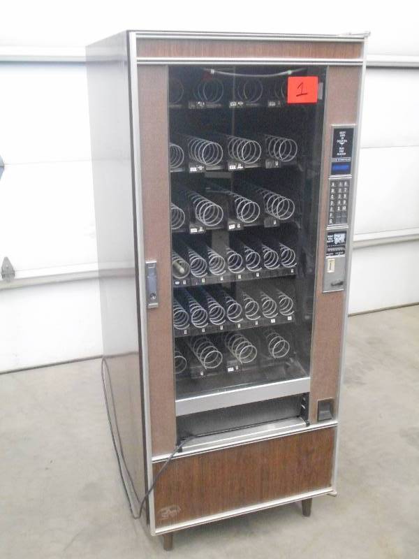 lot 1 image: National Vendors Snacktron 2 32-Selection Snack Vending Machine