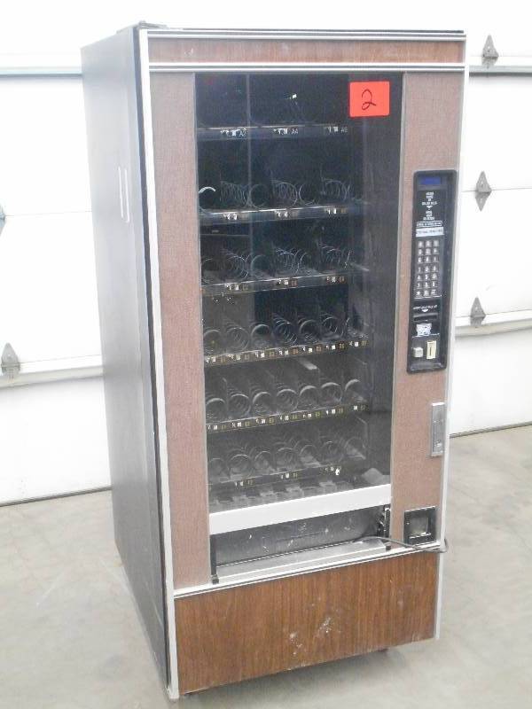 lot 2 image: National Vendors Model 148 32-Sel...