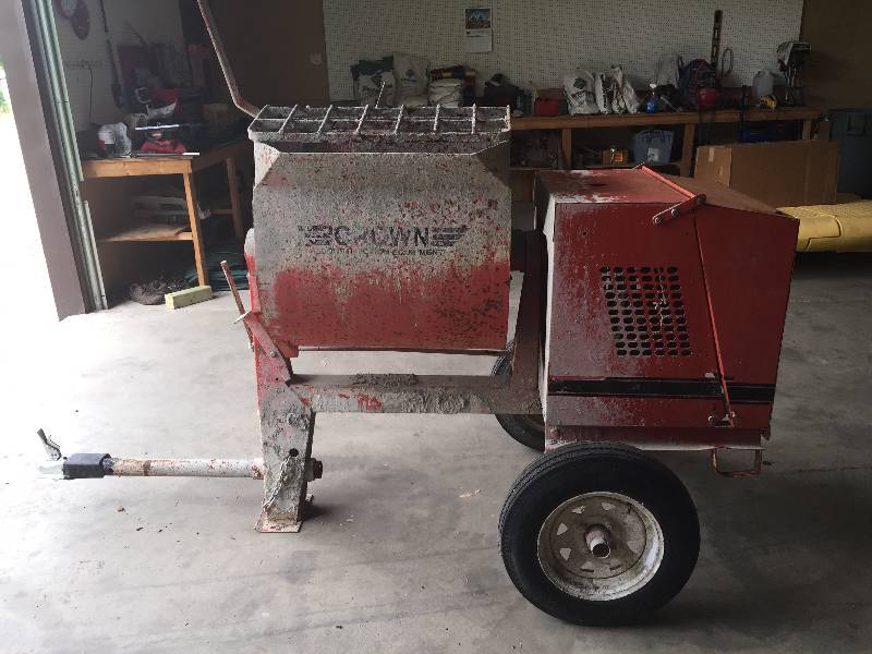 lot 2 image: Crown 6SR Towable Mortar Mixer