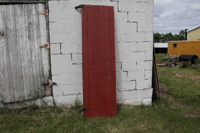 Corn crib door