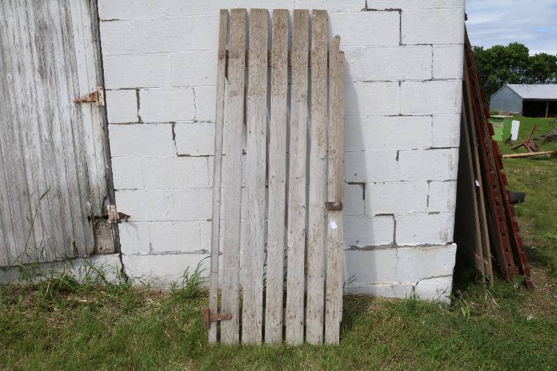 Corn crib door