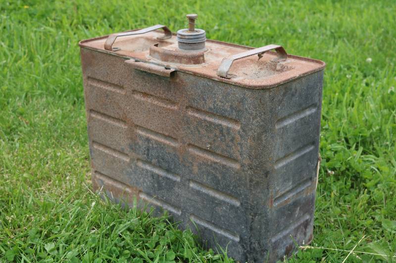 Antique gas can