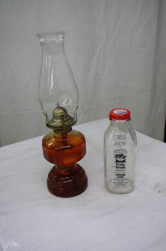 16 Aladen Lantern & Farm Fresh Mik Bottle