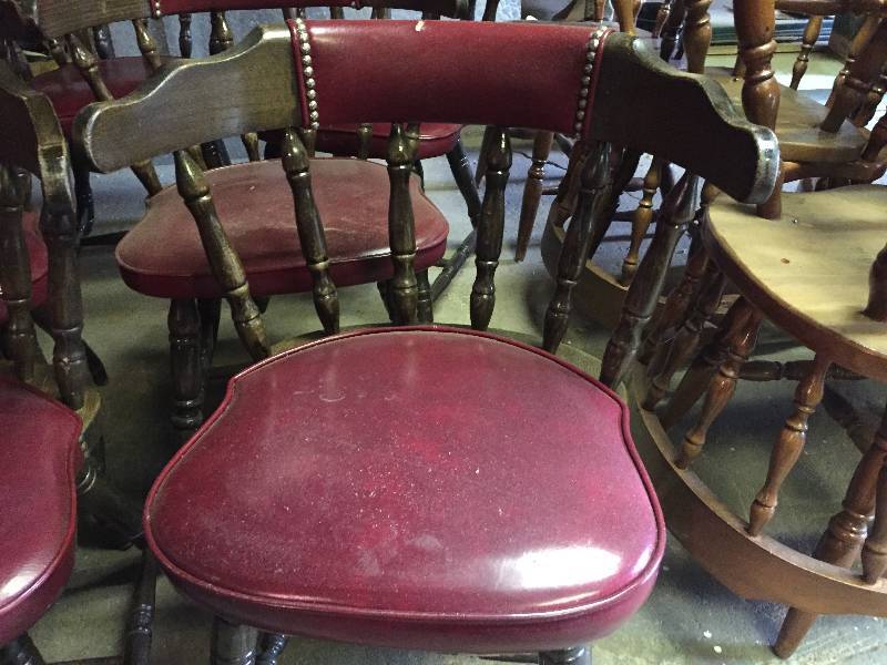 lot 6 image: Lot of 9 wooden Chairs