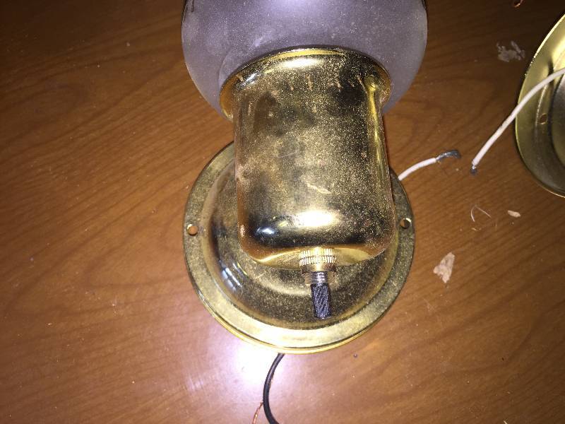 lot 18 image: Wall Lights