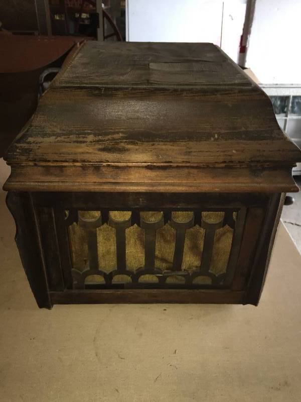 lot 74 image: Vintage record player