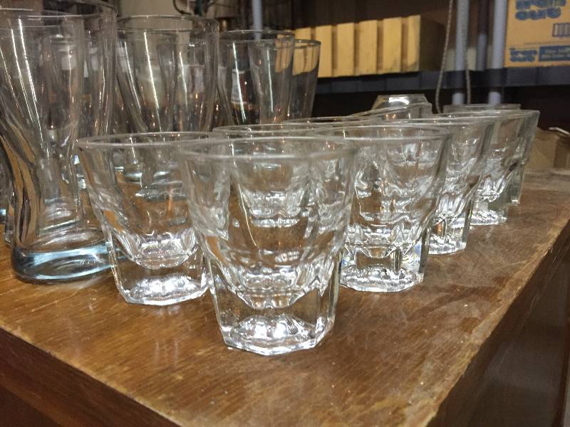 lot 84 image: Lot of Drink glasses