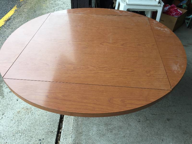 lot 46 image: Table Top