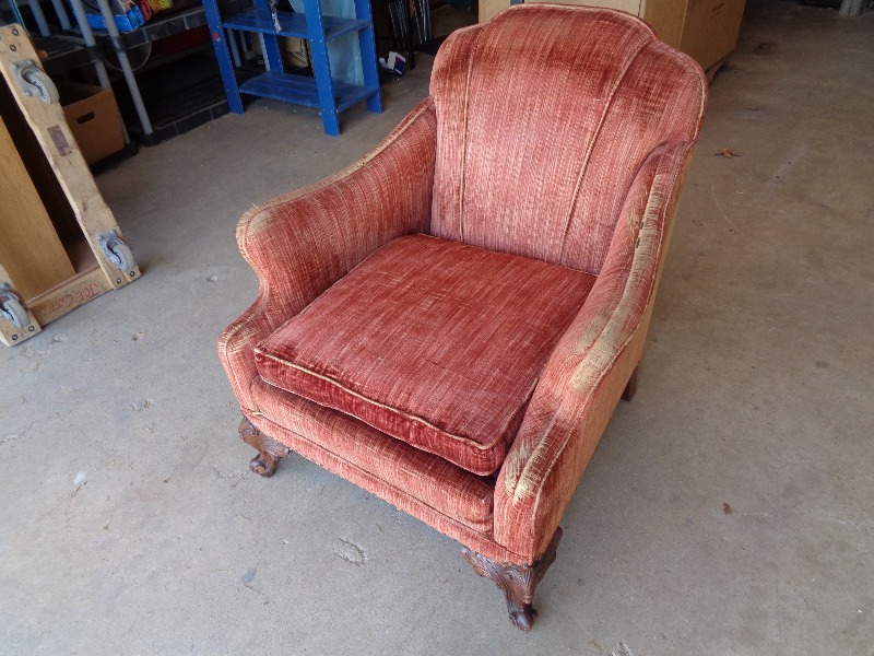 lot 12 image: Vintage Arm Chair