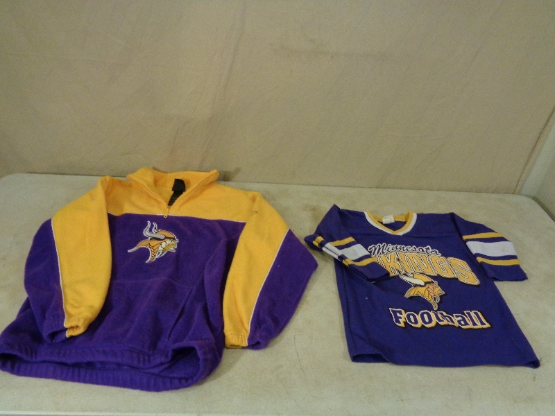 lot 153 image: Minnesota Vikings Items