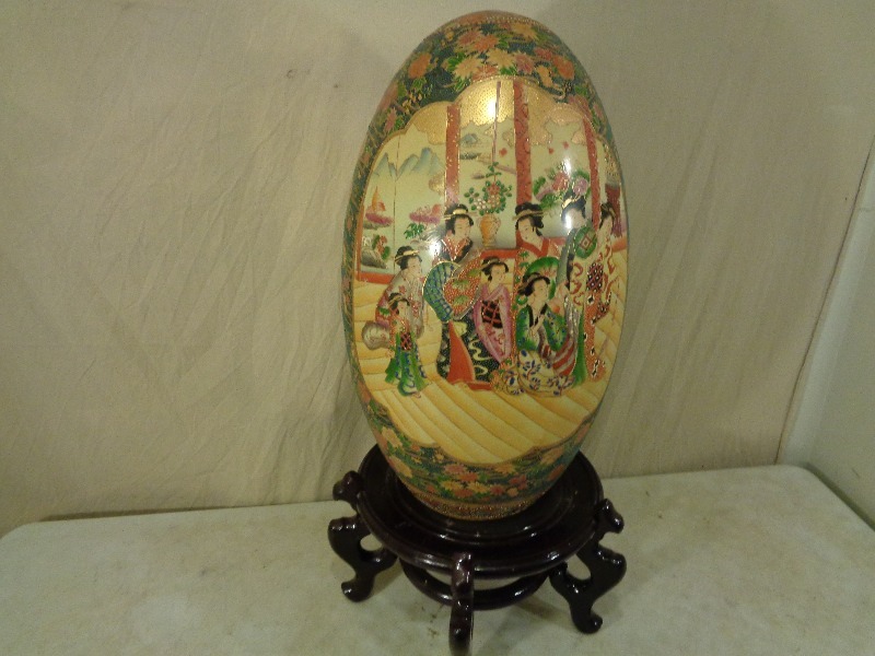 lot 14 image: Porcelain Egg Marked Satsuma With Stand