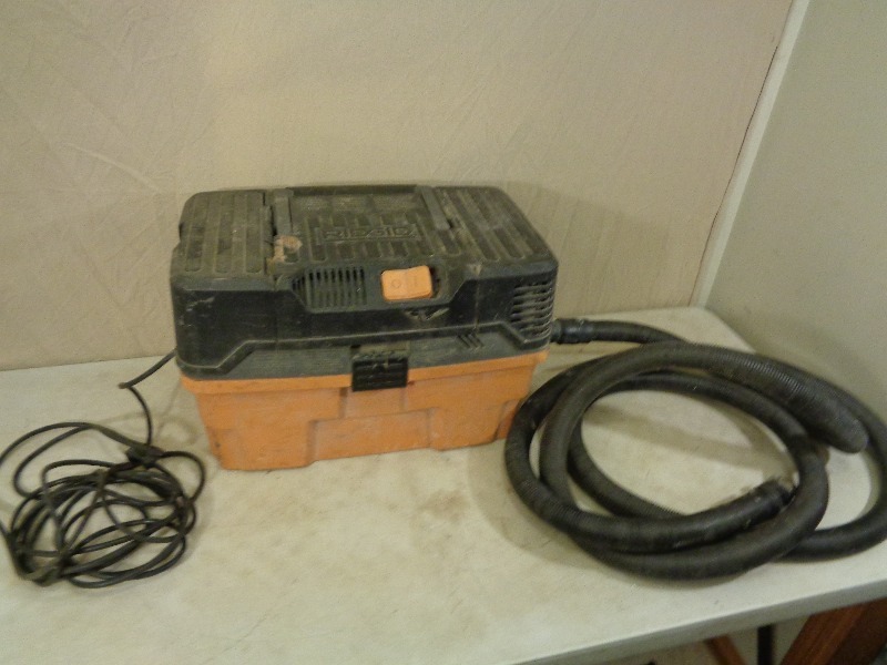 lot 30 image: Rigid Toolbox Shop Vac