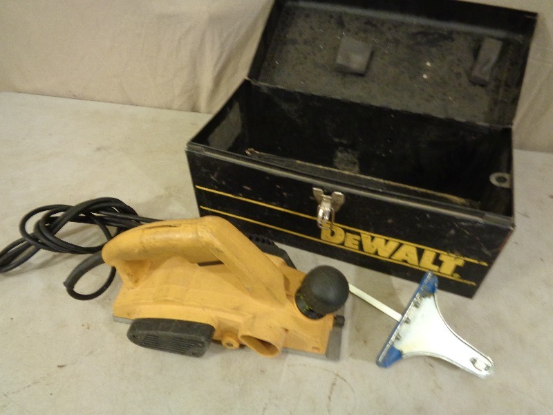 lot 36 image: Dewalt Surface Planer