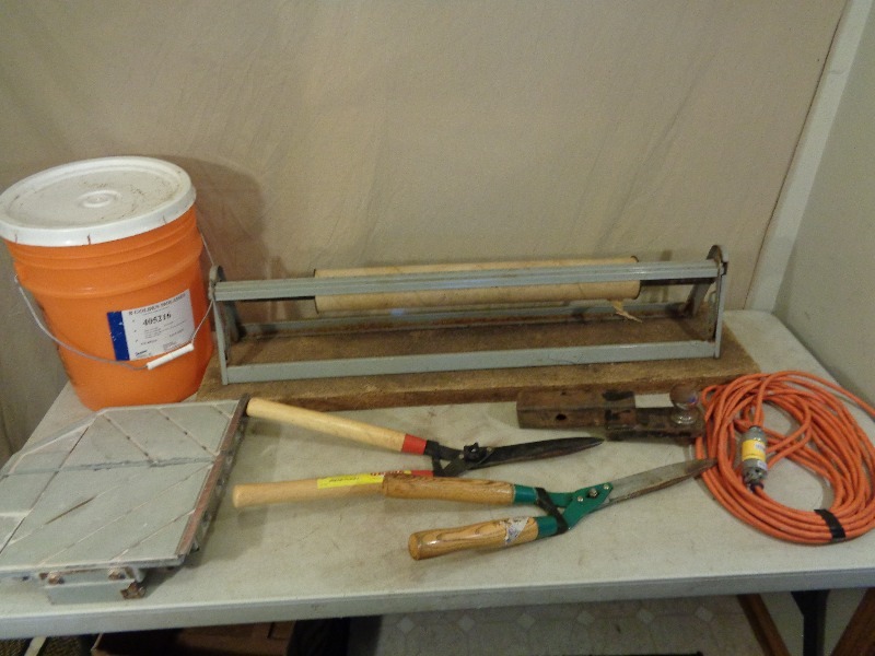lot 67 image: Tools and Shop Supplies