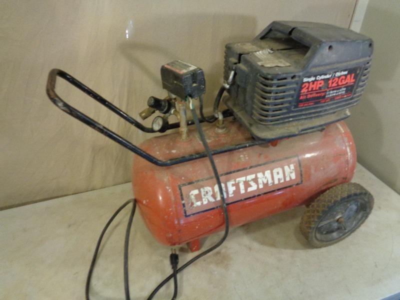 lot 77 image: Craftsman 12 Gallon Air Compressor
