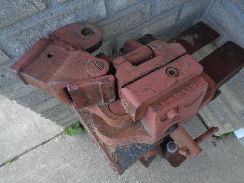 lot 84 image: Whitney Vise with Bender