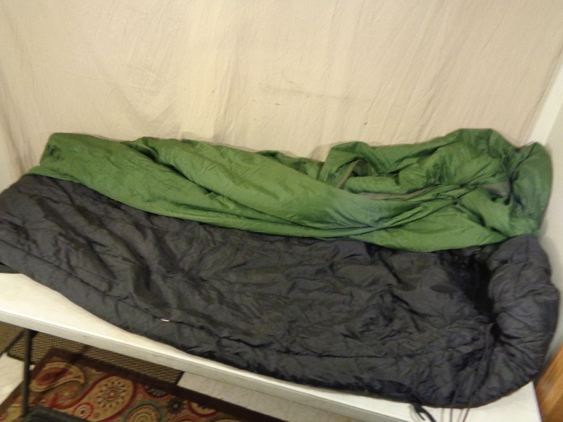 lot 105 image: 2 Layer Military Sleeping Bag