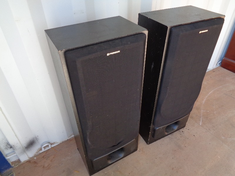 lot 95 image: Pioneer Speakers