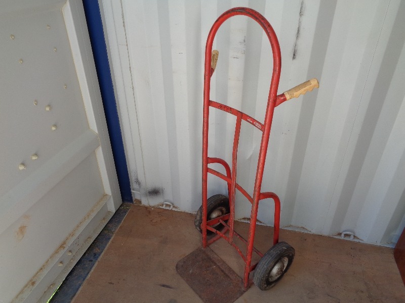 lot 86 image: Two Wheel Dolly