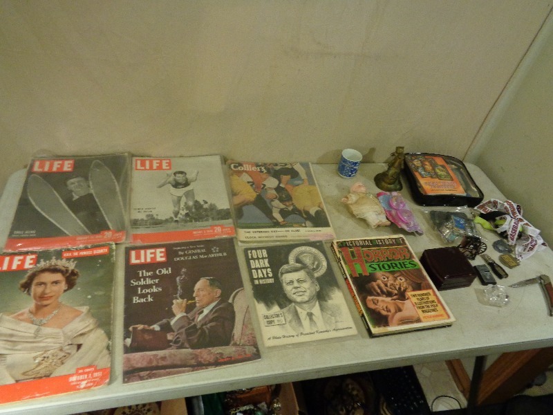 lot 147 image: Collectible Items