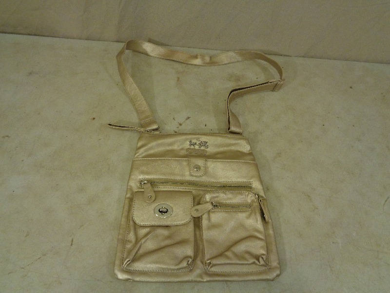 lot 155 image: Coach Purse