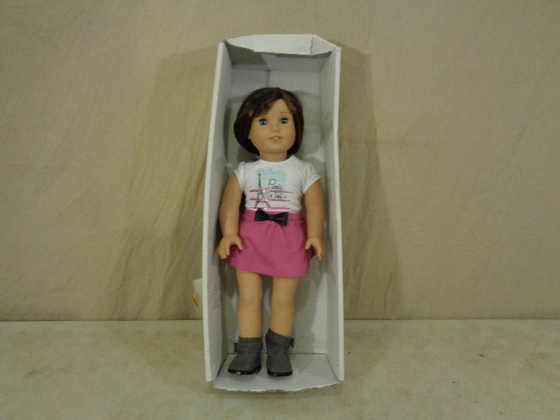 lot 158 image: American Girl Doll