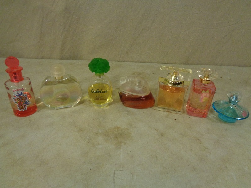 lot 166 image: 7 Bottles of Womens Perfume