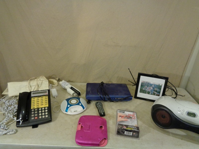 lot 168 image: Assorted Electronics