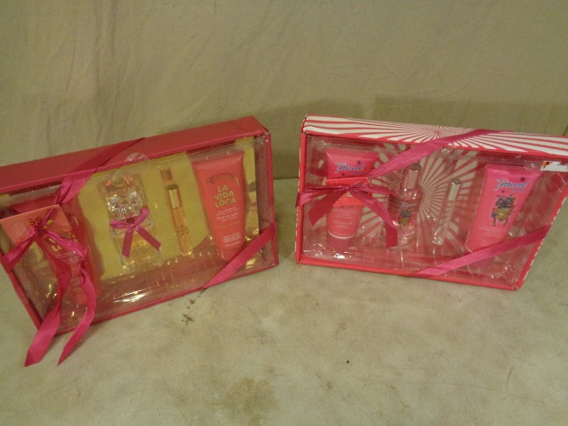 lot 173 image: Imitation Juicy Couture and Ed Hardy Gift Sets