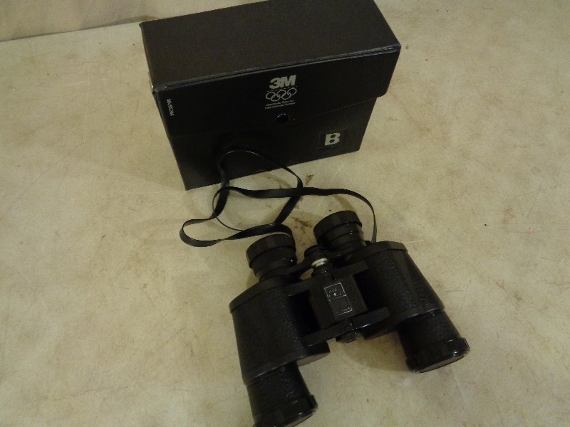 lot 178 image: Bushnell Binoculars