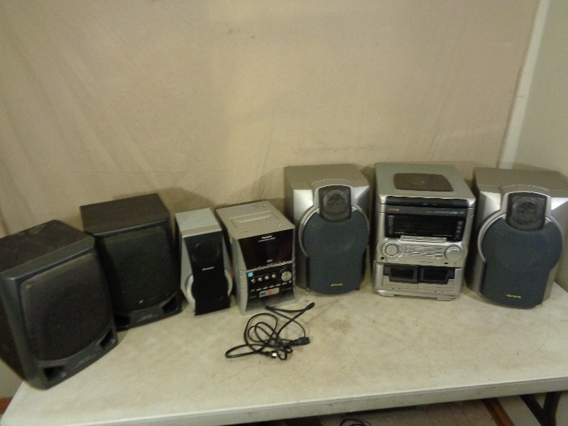 lot 179 image: Stereos