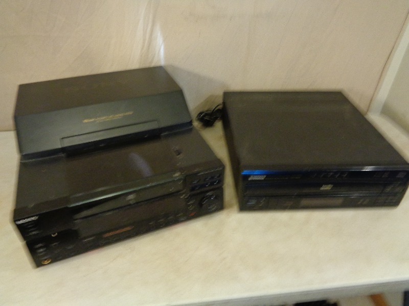 lot 184 image: Sony and Pioneer Electronics