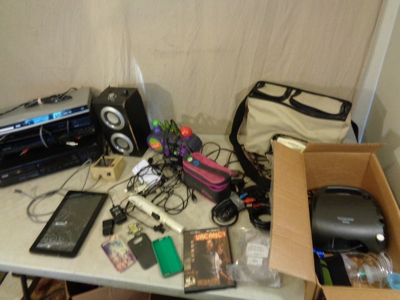 lot 189 image: DVD Players and Assorted Electronics