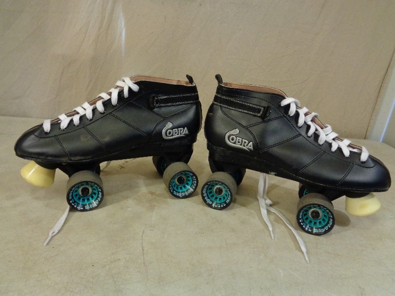 lot 193 image: Cobra Skates